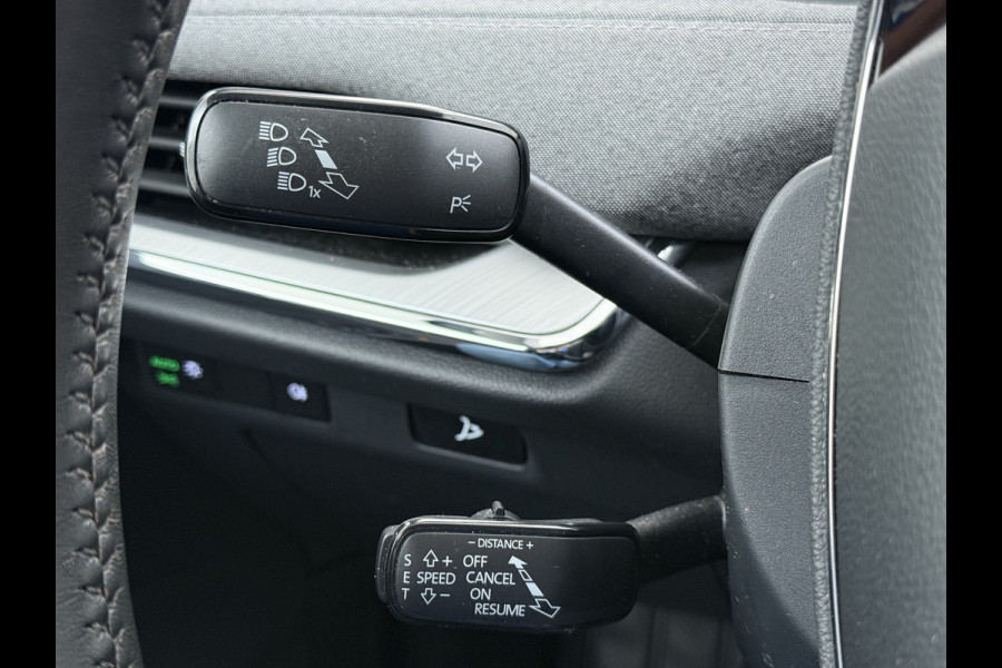 Škoda ENYAQ iV 80 82kwh 204PK Soh 96% Camera 1/2 Leer Apple Carplay Android Warmtepomp First Edition Navi 3-Zone-Ecc 19"lm PDC-a+v Adaptive-Cru Lane-Assist Luxus E-Call Stuurverwarming Led Isofix Keyless-Go DAB Rijstrooksensor Origineel Nederlandse Auto Nieuwprijs €  53.000,-
