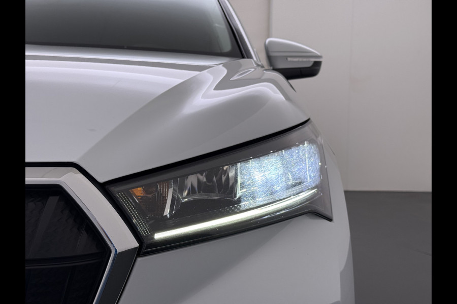 Škoda ENYAQ iV 80 82kwh 204PK Soh 96% Camera 1/2 Leer Apple Carplay Android Warmtepomp First Edition Navi 3-Zone-Ecc 19"lm PDC-a+v Adaptive-Cru Lane-Assist Luxus E-Call Stuurverwarming Led Isofix Keyless-Go DAB Rijstrooksensor Origineel Nederlandse Auto Nieuwprijs €  53.000,-