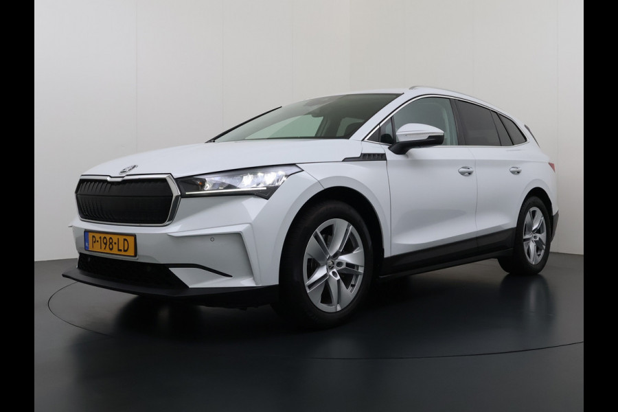 Škoda ENYAQ iV 80 82kwh 204PK Soh 96% Camera 1/2 Leer Apple Carplay Android Warmtepomp First Edition Navi 3-Zone-Ecc 19"lm PDC-a+v Adaptive-Cru Lane-Assist Luxus E-Call Stuurverwarming Led Isofix Keyless-Go DAB Rijstrooksensor Origineel Nederlandse Auto Nieuwprijs €  53.000,-