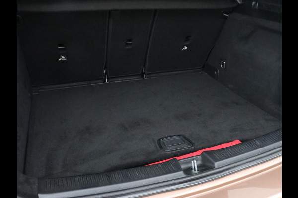 Mercedes-Benz B-Klasse 250e Urban Night | SOH 92% | Adaptive cruise | Stoelverwarming | Camera | Carplay | Sfeerverlichting | Half leder | Full LED | Widescreen | Park Assist | Navigatie | PHEV | Plug In