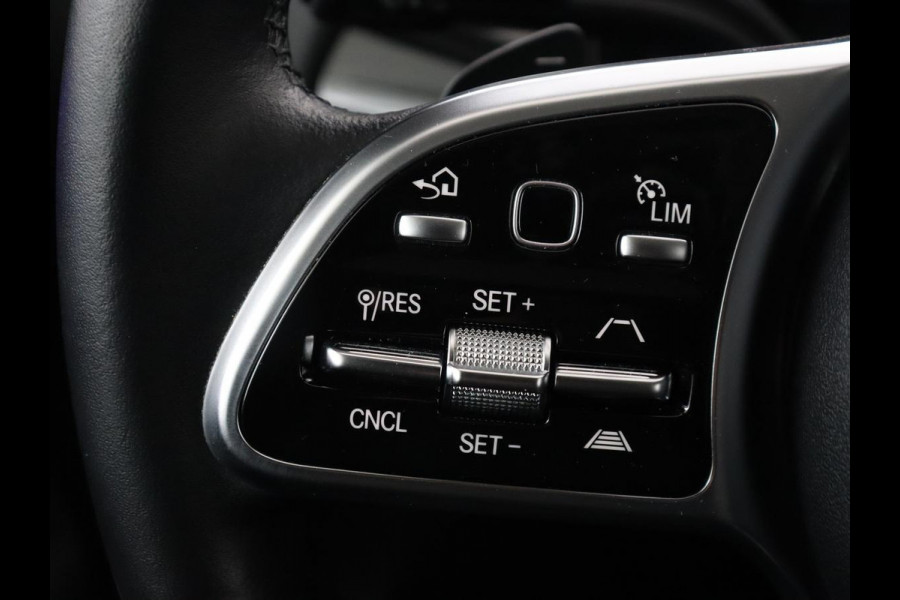 Mercedes-Benz B-Klasse 250e Urban Night | SOH 92% | Adaptive cruise | Stoelverwarming | Camera | Carplay | Sfeerverlichting | Half leder | Full LED | Widescreen | Park Assist | Navigatie | PHEV | Plug In