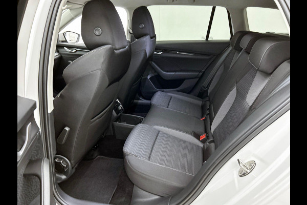 Škoda Octavia Combi 1.5 TSI MHEV Business Edition CAMERA | CARPLAY-NAV | EL-ACHTERKLEP