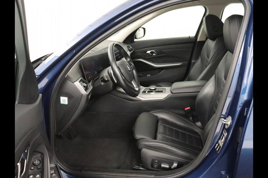 BMW 3 Serie 318i | Leder | Adaptive cruise | Stoelverwarming | Memory | Live Cockpit | Sportstoelen | Carplay | Keyless | Trekhaak | Parkeerhulp | Climate control | Full LED | Origineel NL