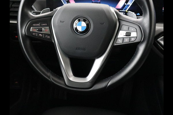 BMW 3 Serie 318i | Leder | Adaptive cruise | Stoelverwarming | Memory | Live Cockpit | Sportstoelen | Carplay | Keyless | Trekhaak | Parkeerhulp | Climate control | Full LED | Origineel NL