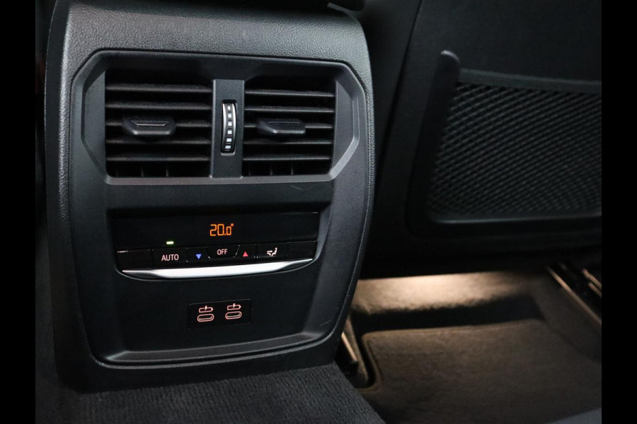 BMW 3 Serie 318i | Leder | Adaptive cruise | Stoelverwarming | Memory | Live Cockpit | Sportstoelen | Carplay | Keyless | Trekhaak | Parkeerhulp | Climate control | Full LED | Origineel NL