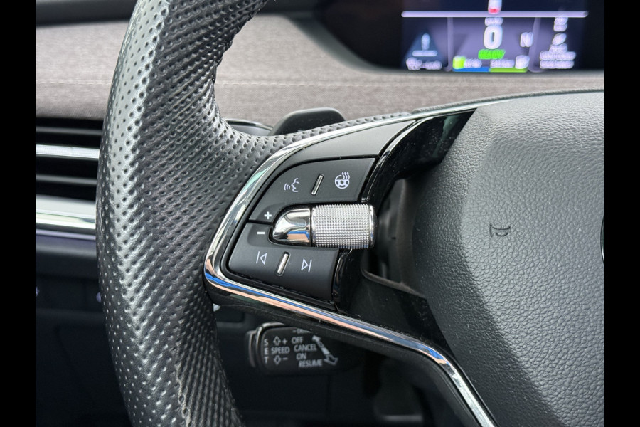 Škoda ENYAQ iV 80 82kwh 204PK Soh 95% Pano-Dak Camera Apple Carplay Android First Edition Navi 3-Zone-Ecc 19"lm PDC-a+v Adaptive-Cruise Lane-Assist Luxus E-Call Stuurverwarming Led Isofix Keyless-Go DAB Rijstrooksensor Origineel Nederlandse Auto Nieuwprijs €  53.000,-