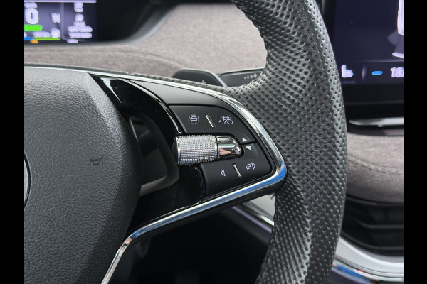 Škoda ENYAQ iV 80 82kwh 204PK Soh 95% Pano-Dak Camera Apple Carplay Android First Edition Navi 3-Zone-Ecc 19"lm PDC-a+v Adaptive-Cruise Lane-Assist Luxus E-Call Stuurverwarming Led Isofix Keyless-Go DAB Rijstrooksensor Origineel Nederlandse Auto Nieuwprijs €  53.000,-