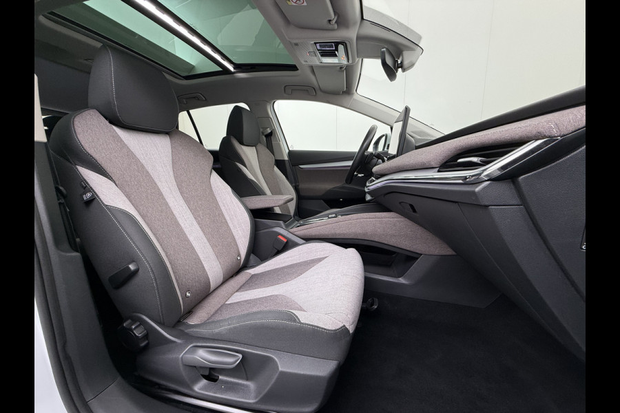 Škoda ENYAQ iV 80 82kwh 204PK Soh 95% Pano-Dak Camera Apple Carplay Android First Edition Navi 3-Zone-Ecc 19"lm PDC-a+v Adaptive-Cruise Lane-Assist Luxus E-Call Stuurverwarming Led Isofix Keyless-Go DAB Rijstrooksensor Origineel Nederlandse Auto Nieuwprijs €  53.000,-