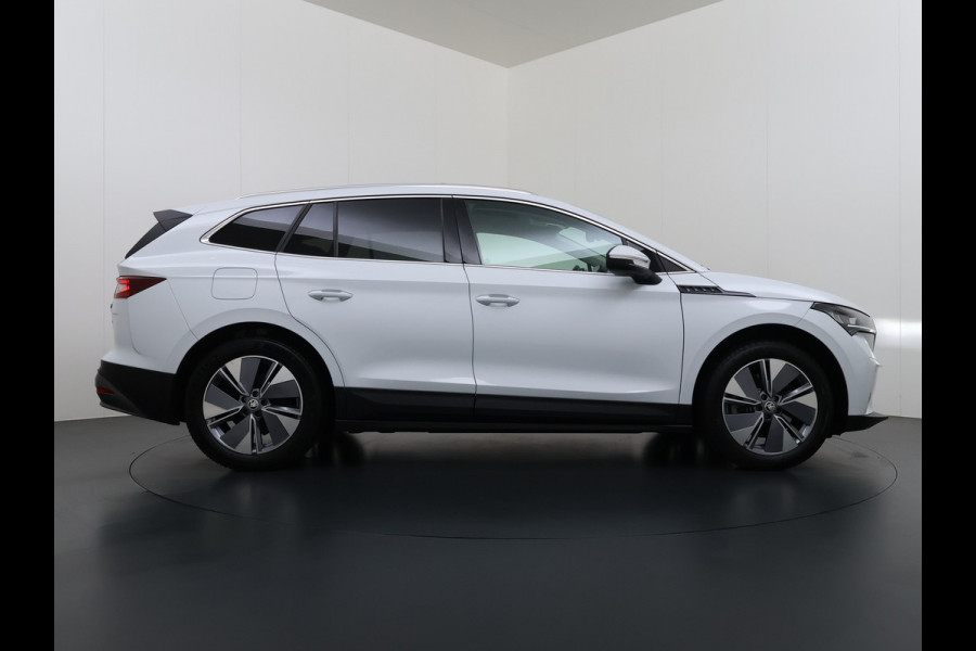 Škoda ENYAQ iV 80 82kwh 204PK Soh 95% Pano-Dak Camera Apple Carplay Android First Edition Navi 3-Zone-Ecc 19"lm PDC-a+v Adaptive-Cruise Lane-Assist Luxus E-Call Stuurverwarming Led Isofix Keyless-Go DAB Rijstrooksensor Origineel Nederlandse Auto Nieuwprijs €  53.000,-