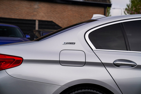 BMW 5 Serie 530e iPerformance High Executive | Stoelverkoeling | Head Up Display | Memory | Achterbank Verwarmd