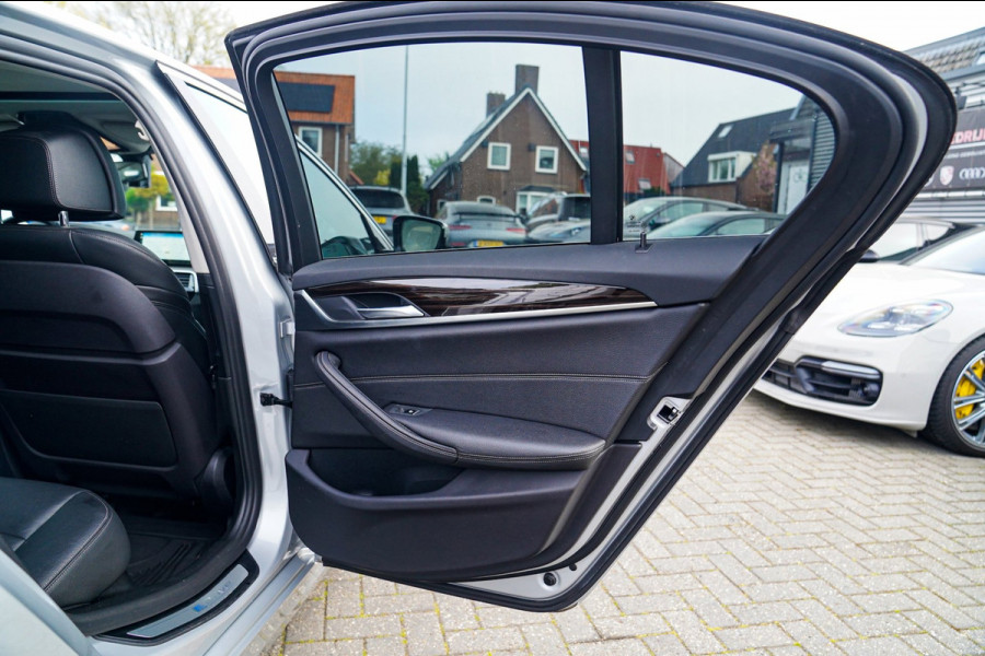 BMW 5 Serie 530e iPerformance High Executive | Stoelverkoeling | Head Up Display | Memory | Achterbank Verwarmd