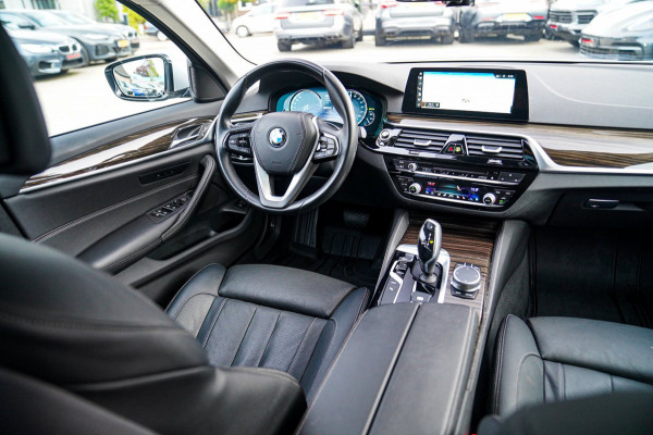 BMW 5 Serie 530e iPerformance High Executive | Stoelverkoeling | Head Up Display | Memory | Achterbank Verwarmd