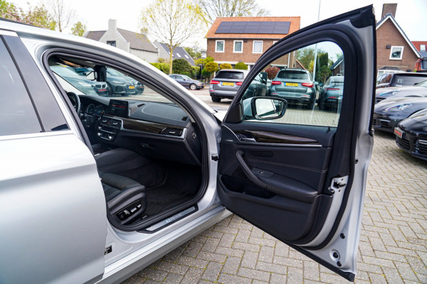 BMW 5 Serie 530e iPerformance High Executive | Stoelverkoeling | Head Up Display | Memory | Achterbank Verwarmd