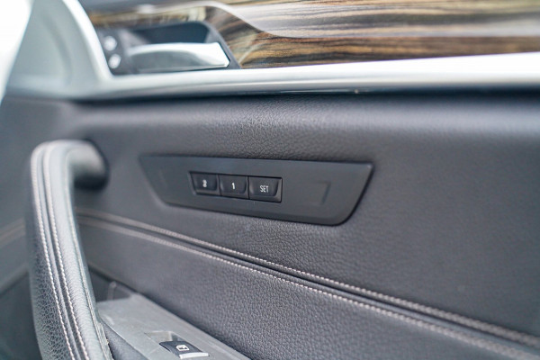 BMW 5 Serie 530e iPerformance High Executive | Stoelverkoeling | Head Up Display | Memory | Achterbank Verwarmd