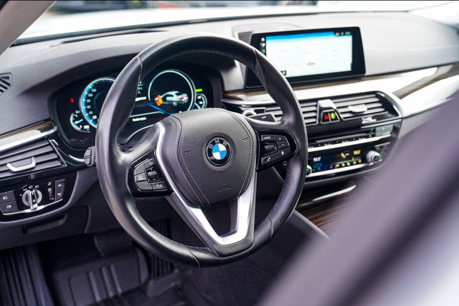 BMW 5 Serie 530e iPerformance High Executive | Stoelverkoeling | Head Up Display | Memory | Achterbank Verwarmd