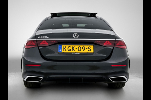 Mercedes-Benz E-Klasse 300 e AMG Plug-In Hybride AMG Line | Night Pakket | Panorama Schuif-Kanteldak | MBUX Superscreen | Burmester®  | 20 Inch AMG Velgen. Inclusief 24 maanden MB Certified garantie voor Europa.