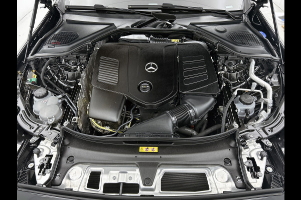 Mercedes-Benz E-Klasse 300 e AMG Plug-In Hybride AMG Line | Night Pakket | Panorama Schuif-Kanteldak | MBUX Superscreen | Burmester®  | 20 Inch AMG Velgen. Inclusief 24 maanden MB Certified garantie voor Europa.