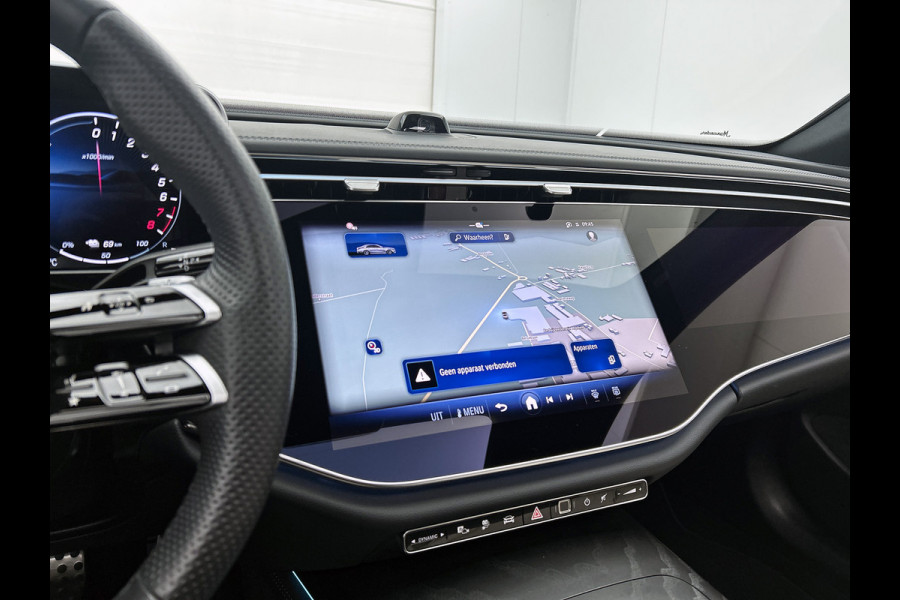 Mercedes-Benz E-Klasse 300 e AMG Plug-In Hybride AMG Line | Night Pakket | Panorama Schuif-Kanteldak | MBUX Superscreen | Burmester®  | 20 Inch AMG Velgen. Inclusief 24 maanden MB Certified garantie voor Europa.