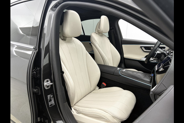 Mercedes-Benz E-Klasse 300 e AMG Plug-In Hybride AMG Line | Night Pakket | Panorama Schuif-Kanteldak | MBUX Superscreen | Burmester®  | 20 Inch AMG Velgen. Inclusief 24 maanden MB Certified garantie voor Europa.