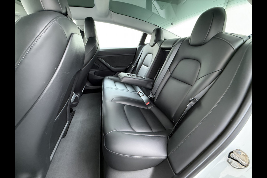 Tesla Model 3 RWD LFP-Accu SR plus Soh 91% 325PK Lmv 18" AutoPilot FSD Leder Panoramadak Adaptive-Cruise Camera's Elektr.-Stuur+Stoelen+Spiege Navi LED Comfortstoelen ACC DAB Voorverwarmen interieur via App Keyless One-Pedal-Drive Origineel Nederlandse auto tot 11kw laden thuis!