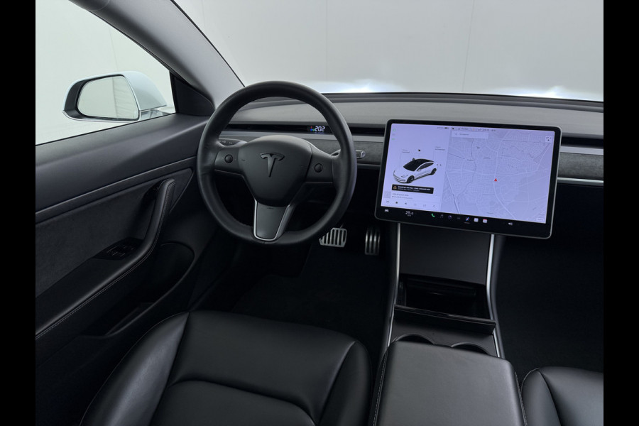 Tesla Model 3 RWD LFP-Accu SR plus Soh 91% 325PK Lmv 18" AutoPilot FSD Leder Panoramadak Adaptive-Cruise Camera's Elektr.-Stuur+Stoelen+Spiege Navi LED Comfortstoelen ACC DAB Voorverwarmen interieur via App Keyless One-Pedal-Drive Origineel Nederlandse auto tot 11kw laden thuis!