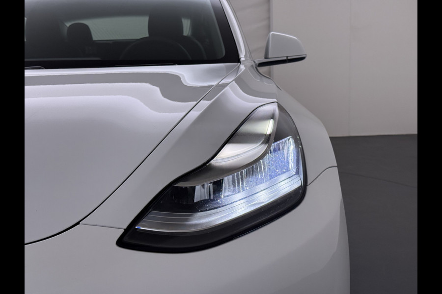 Tesla Model 3 RWD LFP-Accu SR plus Soh 91% 325PK Lmv 18" AutoPilot FSD Leder Panoramadak Adaptive-Cruise Camera's Elektr.-Stuur+Stoelen+Spiege Navi LED Comfortstoelen ACC DAB Voorverwarmen interieur via App Keyless One-Pedal-Drive Origineel Nederlandse auto tot 11kw laden thuis!