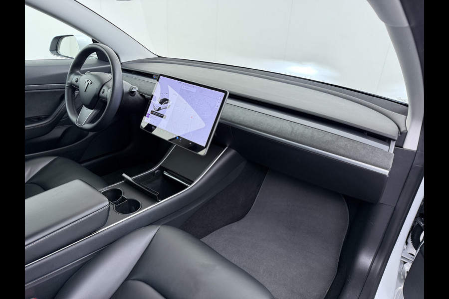 Tesla Model 3 RWD LFP-Accu SR plus Soh 91% 325PK Lmv 18" AutoPilot FSD Leder Panoramadak Adaptive-Cruise Camera's Elektr.-Stuur+Stoelen+Spiege Navi LED Comfortstoelen ACC DAB Voorverwarmen interieur via App Keyless One-Pedal-Drive Origineel Nederlandse auto tot 11kw laden thuis!