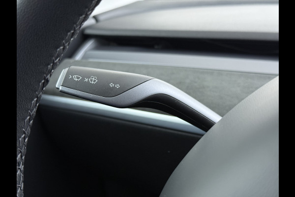 Tesla Model 3 RWD LFP-Accu SR plus Soh 91% 325PK Lmv 18" AutoPilot FSD Leder Panoramadak Adaptive-Cruise Camera's Elektr.-Stuur+Stoelen+Spiege Navi LED Comfortstoelen ACC DAB Voorverwarmen interieur via App Keyless One-Pedal-Drive Origineel Nederlandse auto tot 11kw laden thuis!