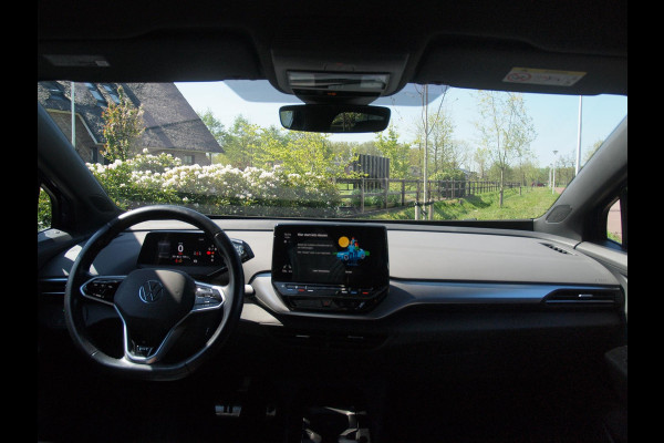 Volkswagen ID.4 First 77 kWh | Camera | Trekhaak | Sfeerverlichting | Apple Carplay | Cruise Control |