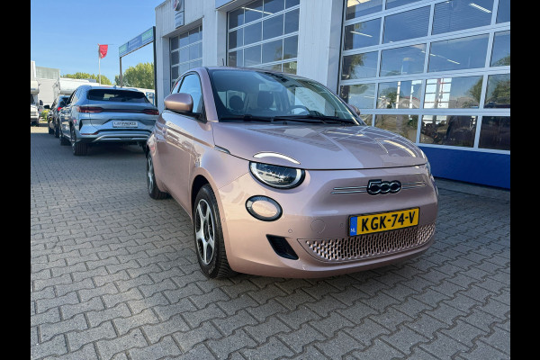 Fiat 500 Passion 42 kWh |Carplay | Camera | Parkeersensoren | BTW