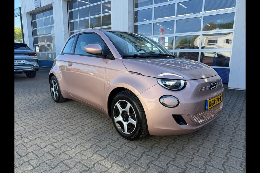 Fiat 500 Passion 42 kWh |Carplay | Camera | Parkeersensoren | BTW
