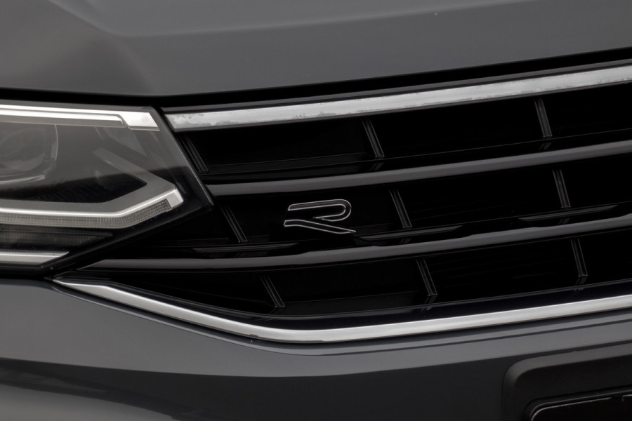 Volkswagen Tiguan 1.4 TSI eHybrid R-Line Business+ | PANORAMADAK | TREKHAAK | STOELVERWARMING | CAMERA