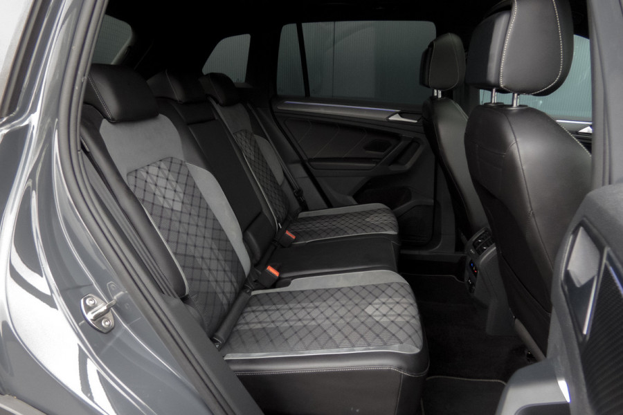 Volkswagen Tiguan 1.4 TSI eHybrid R-Line Business+ | PANORAMADAK | TREKHAAK | STOELVERWARMING | CAMERA