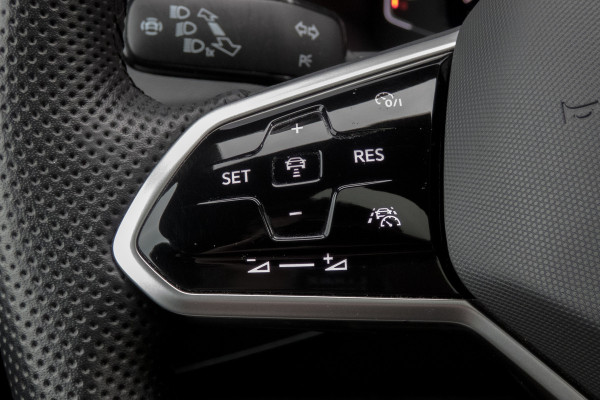 Volkswagen Tiguan 1.4 TSI eHybrid R-Line Business+ | PANORAMADAK | TREKHAAK | STOELVERWARMING | CAMERA