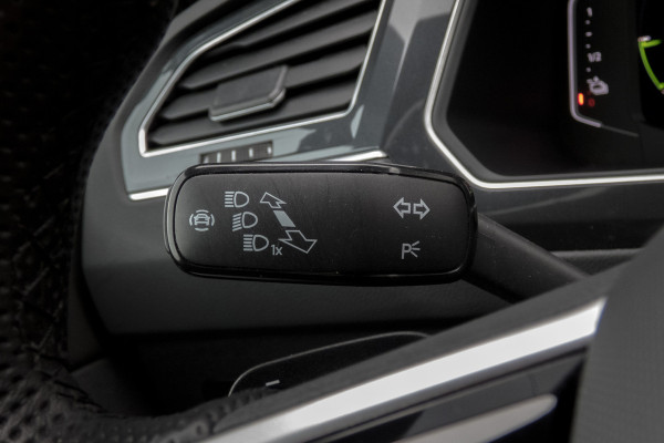 Volkswagen Tiguan 1.4 TSI eHybrid R-Line Business+ | PANORAMADAK | TREKHAAK | STOELVERWARMING | CAMERA