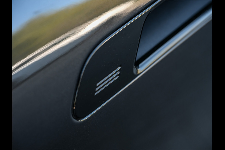 BMW iX xDrive45 101 kWh | NL-auto | Comfort access | Soft close | Iconic glow | Adaptive led | Sky lounge | Driving assistant prof. | Dab+ | Harman/kardon |