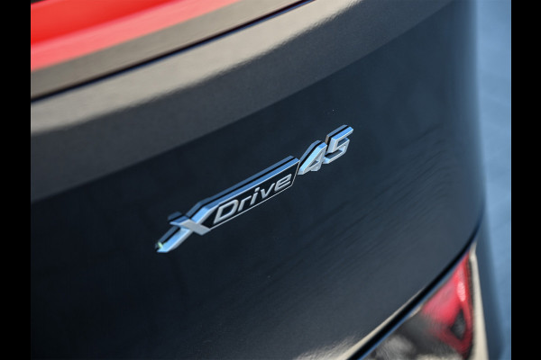 BMW iX xDrive45 101 kWh | NL-auto | Comfort access | Soft close | Iconic glow | Adaptive led | Sky lounge | Driving assistant prof. | Dab+ | Harman/kardon |