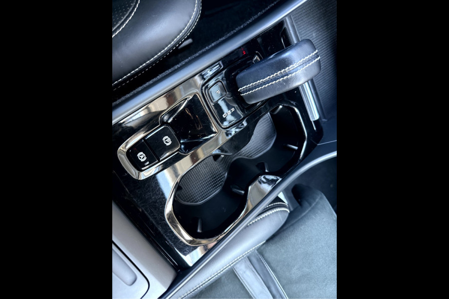 Volvo XC40 2.0 T4 190pk R-Design Navi, Camera,