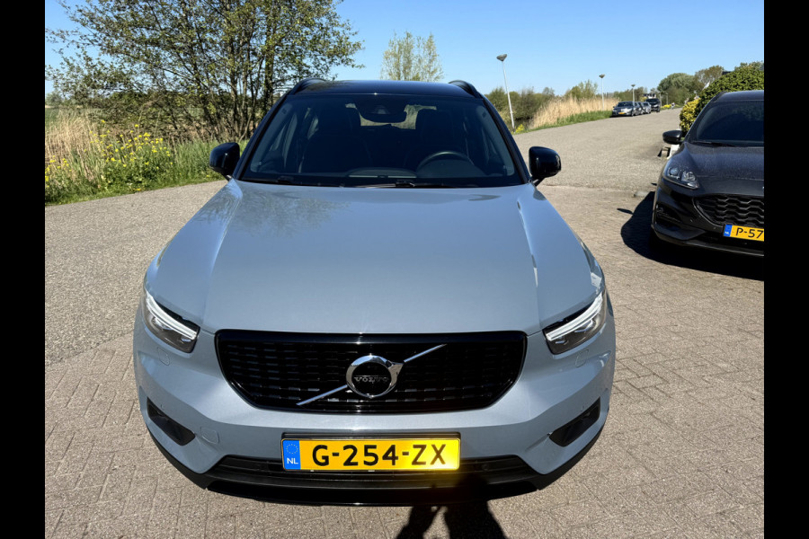 Volvo XC40 2.0 T4 190pk R-Design Navi, Camera,