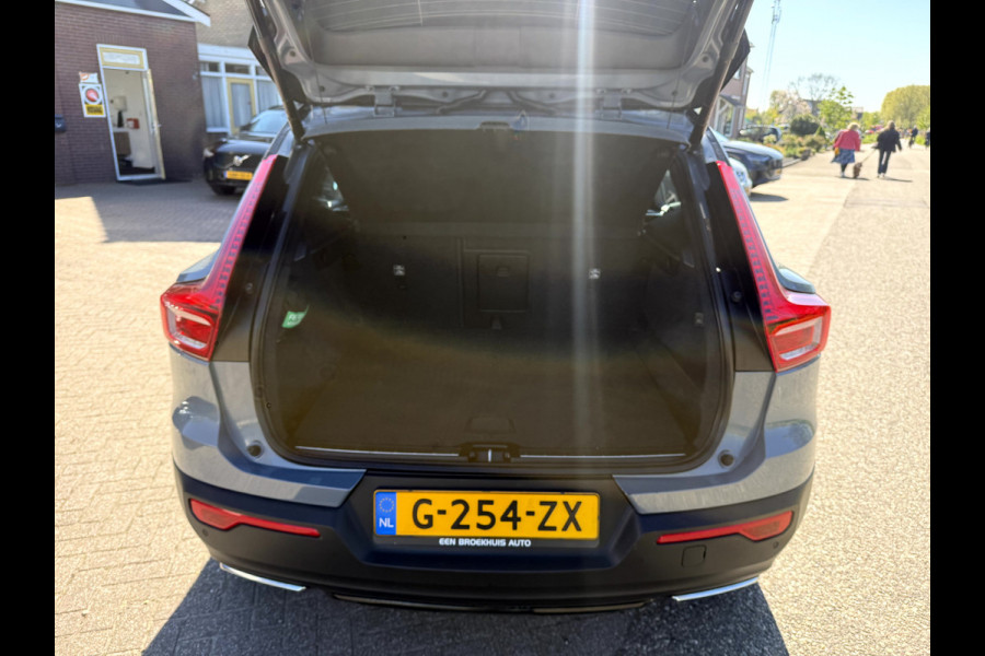 Volvo XC40 2.0 T4 190pk R-Design Navi, Camera,