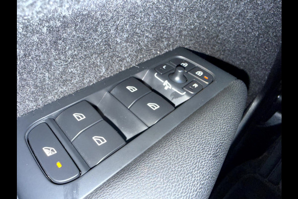 Volvo XC40 2.0 T4 190pk R-Design Navi, Camera,