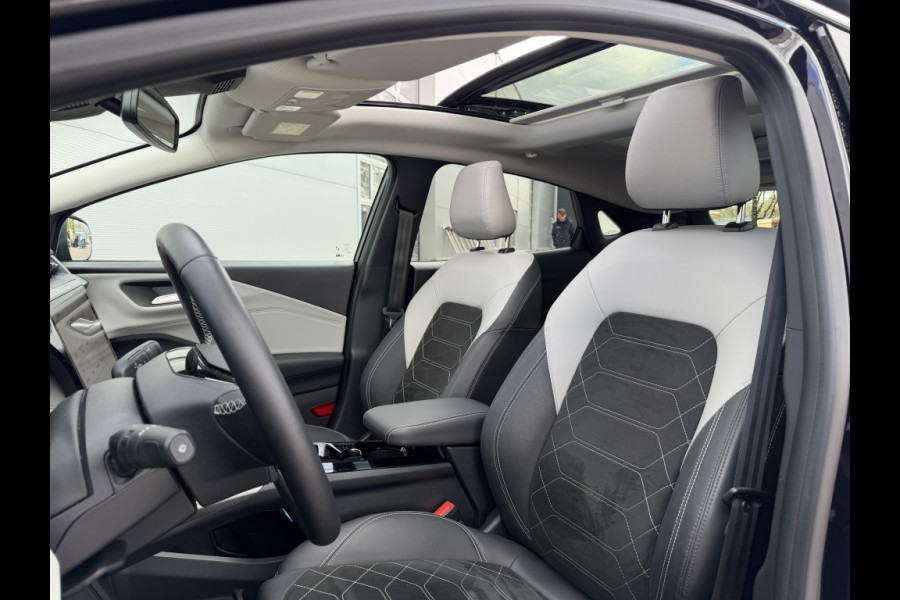 Ford Puma Gen-E Premium 44 kWh PREMIUM PANODAK! DRIVERPACK! Trekhaak!