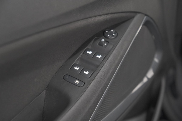 Opel Crossland 110 Turbo Business Elegance | Camera | Dodehoekdetectie | Navigatie | Apple Carplay