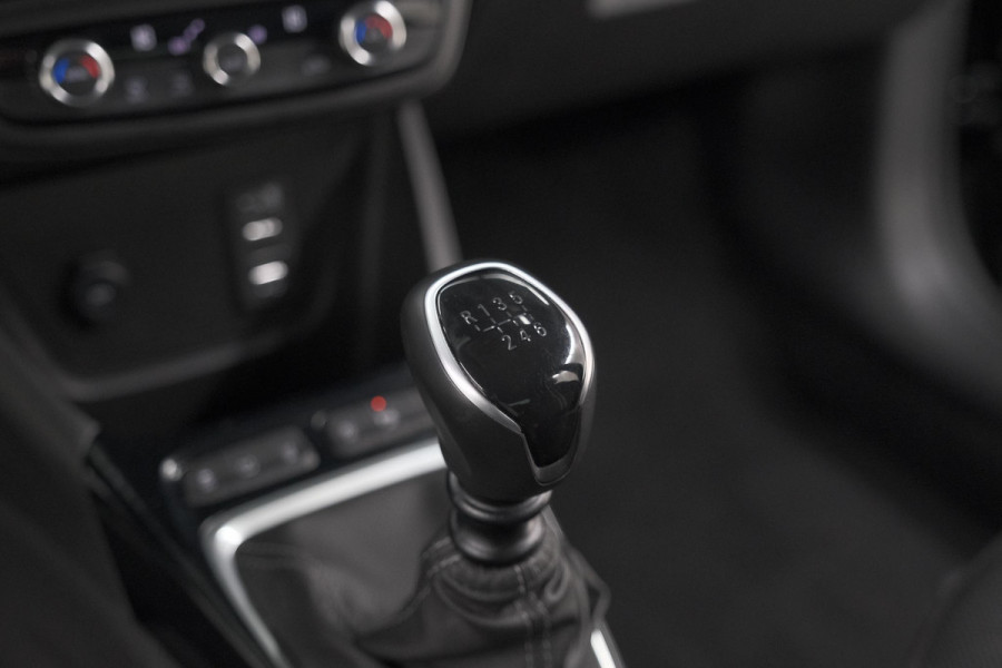 Opel Crossland 110 Turbo Business Elegance | Camera | Dodehoekdetectie | Navigatie | Apple Carplay