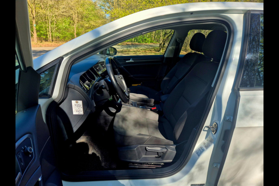 Volkswagen Golf 1.0 TSI Comfortline / Navigatie / Climate Control