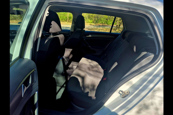 Volkswagen Golf 1.0 TSI Comfortline / Navigatie / Climate Control
