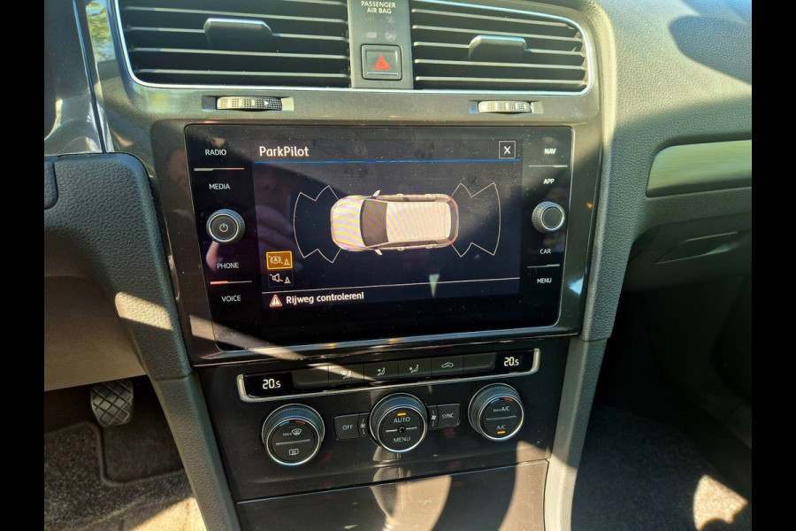 Volkswagen Golf 1.0 TSI Comfortline / Navigatie / Climate Control