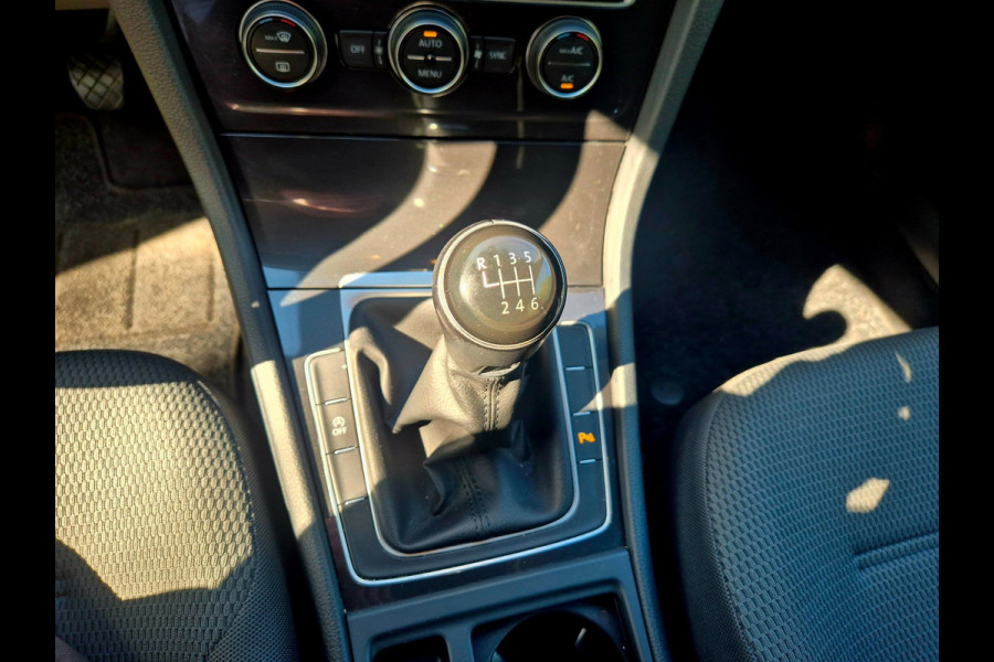 Volkswagen Golf 1.0 TSI Comfortline / Navigatie / Climate Control