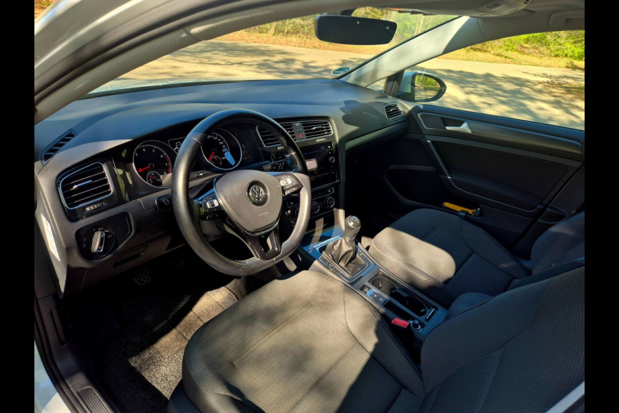 Volkswagen Golf 1.0 TSI Comfortline / Navigatie / Climate Control