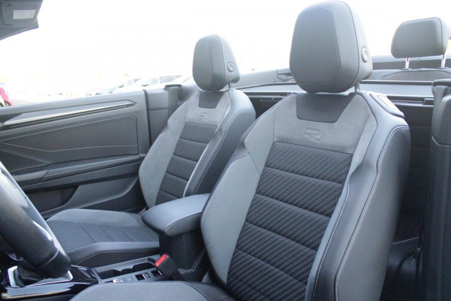 Volkswagen T-Roc Cabrio 1.5 TSI 150PK AUTOMAAT R-LINE BLACK STYLE | AFNEEMBARE TREKHAAK | ACHTERUITRIJCAMERA | NAVIGATIE  | IQ LIGHT MATRIX KOPLAMPEN | DAB+ RADIO | DRAADLOOS APPLE CARPLAY/ANDROID AUTO | ADAPTIVE CRUISE CONTROL | STOEL/STUUR VERWARMING | 18" LICHTMETALEN VELGEN BLACK | PARKEERSENSOREN VOOR + ACHTER | VIRTUAL COCKPIT | DODEHOEK DETECTIE | R-LINE BEKLEDING | DAB+ RADIO |
